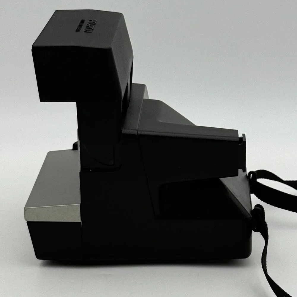 Polaroid Sun 600 LMS Instant Film Camera Vintage Black Silver 600 Series
